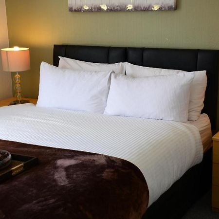 Sm Dreams Unlimited Serviced Accommodation- Stanwell-Staines-Heathrow Bagian luar foto