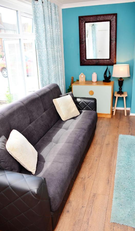 Sm Dreams Unlimited Serviced Accommodation- Stanwell-Staines-Heathrow Bagian luar foto