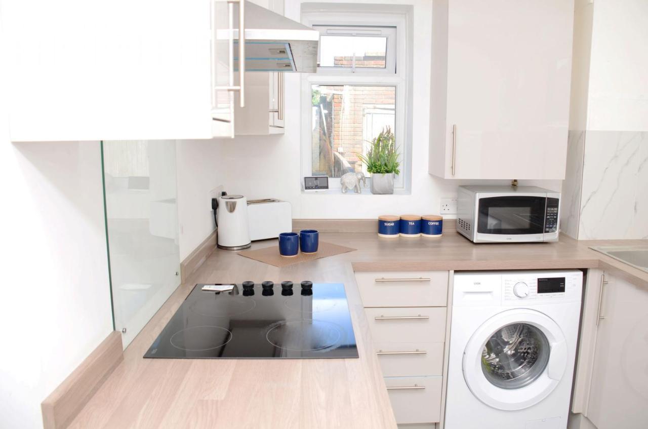 Sm Dreams Unlimited Serviced Accommodation- Stanwell-Staines-Heathrow Bagian luar foto